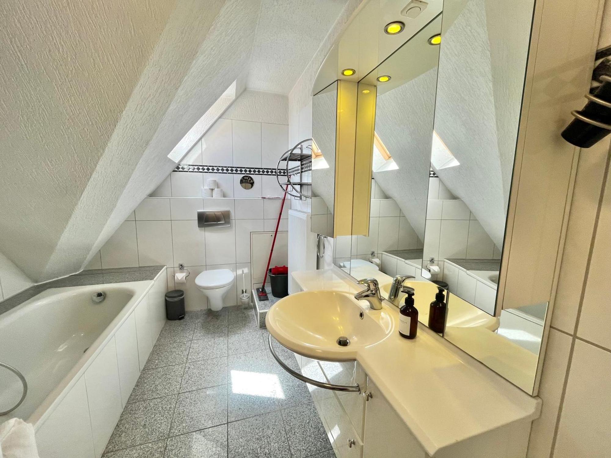 Guesthouse Bielefeld - Brake Екстер'єр фото